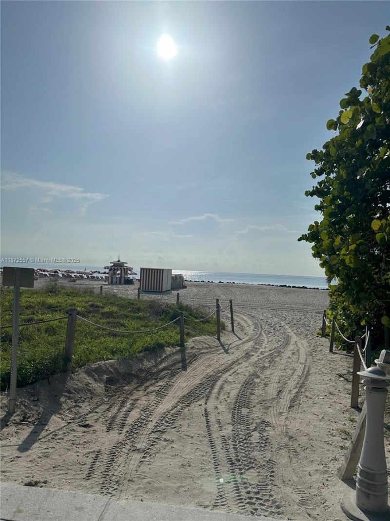 3200 Collins Ave, Unit 11-3, Miami Beach, FL 33140 Photo