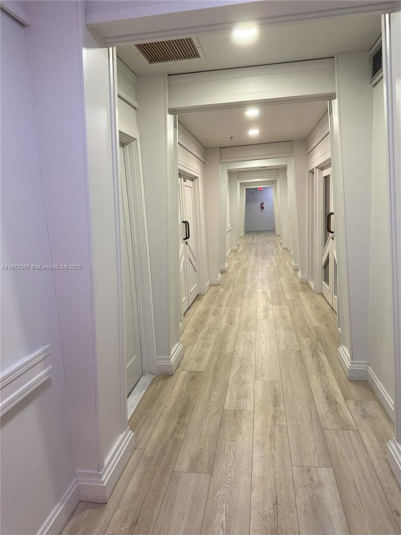 3200 Collins Ave, Unit 11-3, Miami Beach, FL 33140 Photo