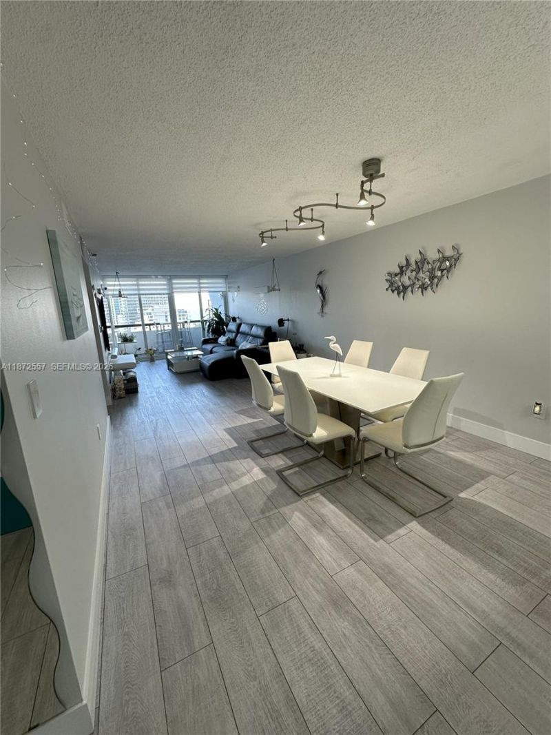 3200 Collins Ave, Unit 11-3, Miami Beach, FL 33140 Photo