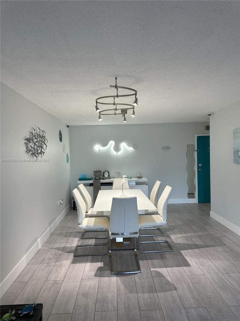 3200 Collins Ave, Unit 11-3, Miami Beach, FL 33140 Photo