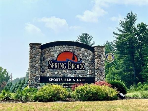 364 Lake Shore Drive, Wisconsin Dells, WI 53965