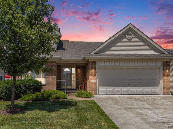 31022 Birchlawn Street, Garden City, MI 48135