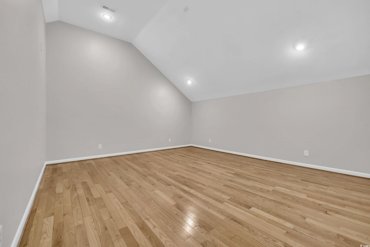 208 Lander Dr. Photo 31