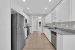 208 Lander Dr. photo 4