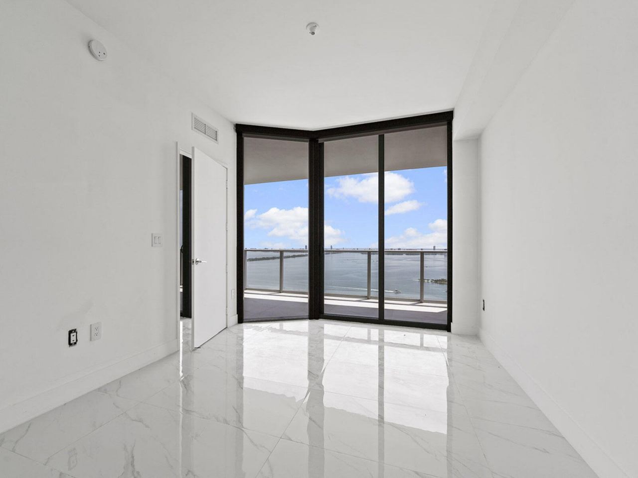 700 NE 24th Street, Unit 3002, Miami, FL 33137 Photo