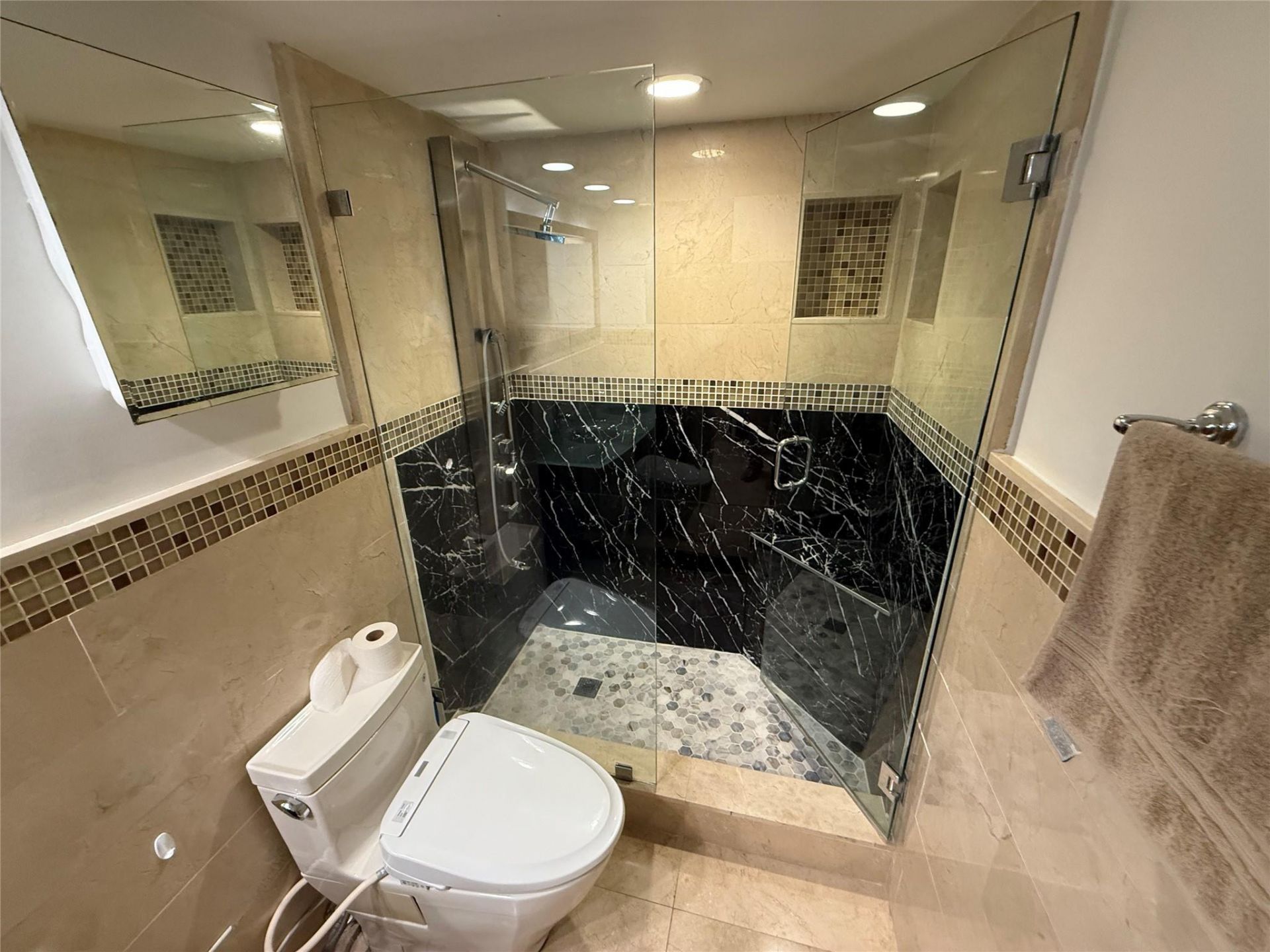 19428 NE 26th Avenue, Unit 103, Miami, FL 33180 Photo