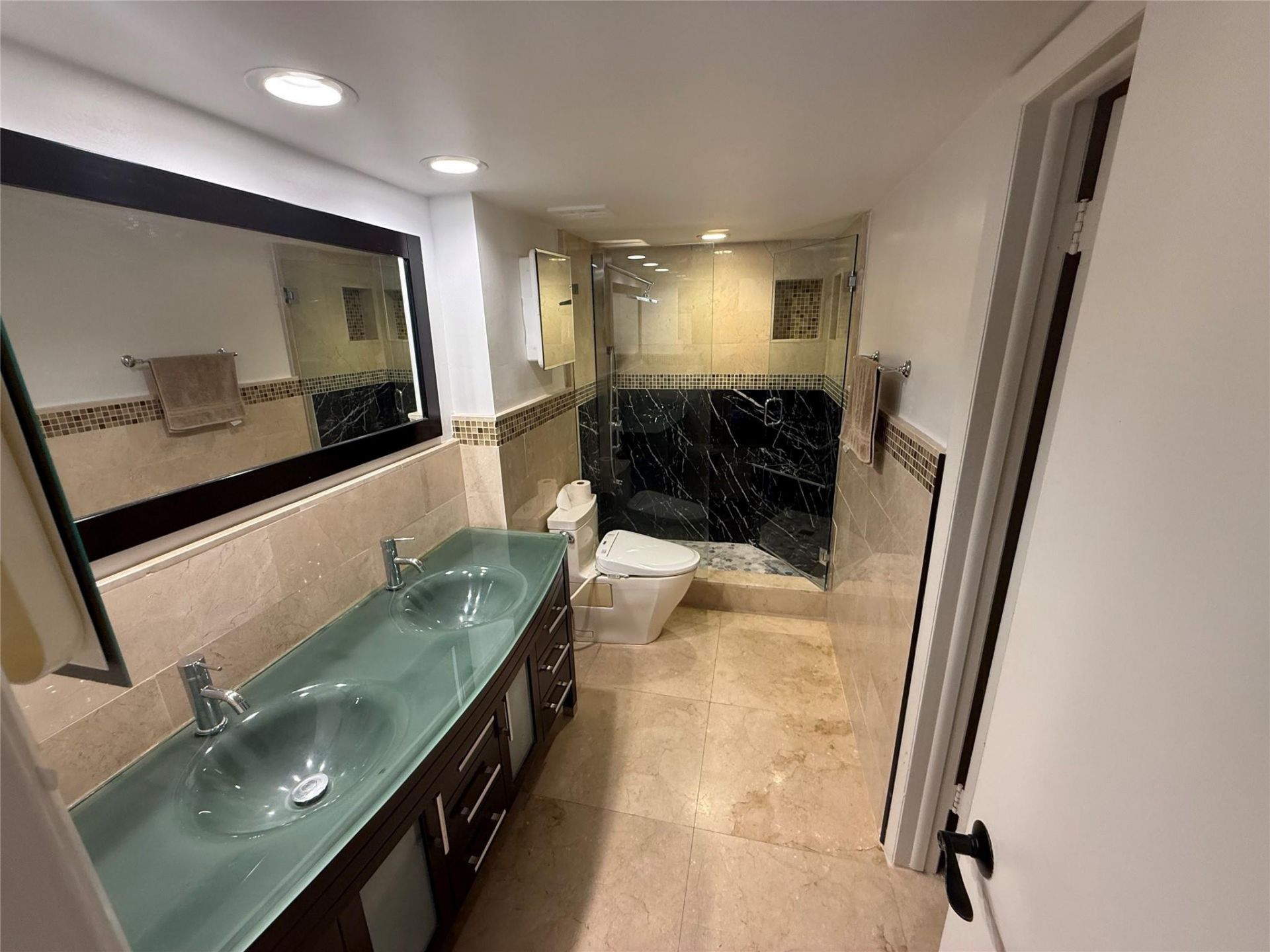 19428 NE 26th Avenue, Unit 103, Miami, FL 33180 Photo