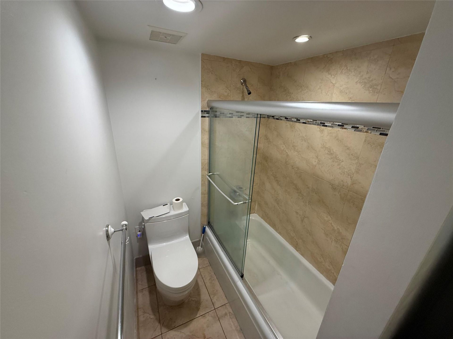 19428 NE 26th Avenue, Unit 103, Miami, FL 33180 Photo