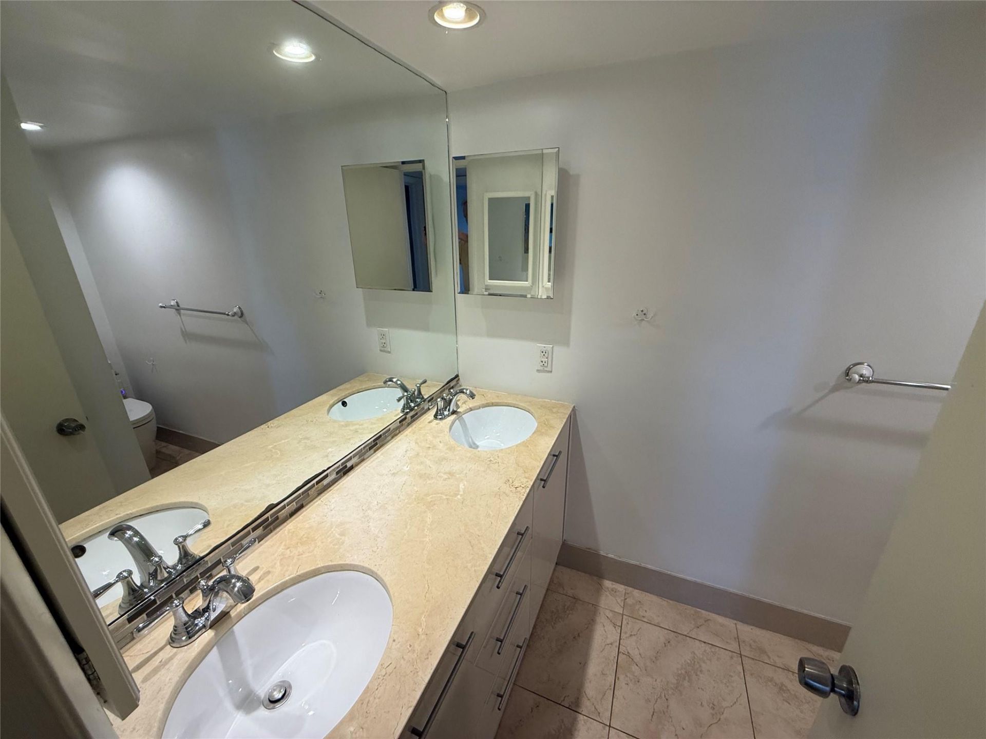 19428 NE 26th Avenue, Unit 103, Miami, FL 33180 Photo