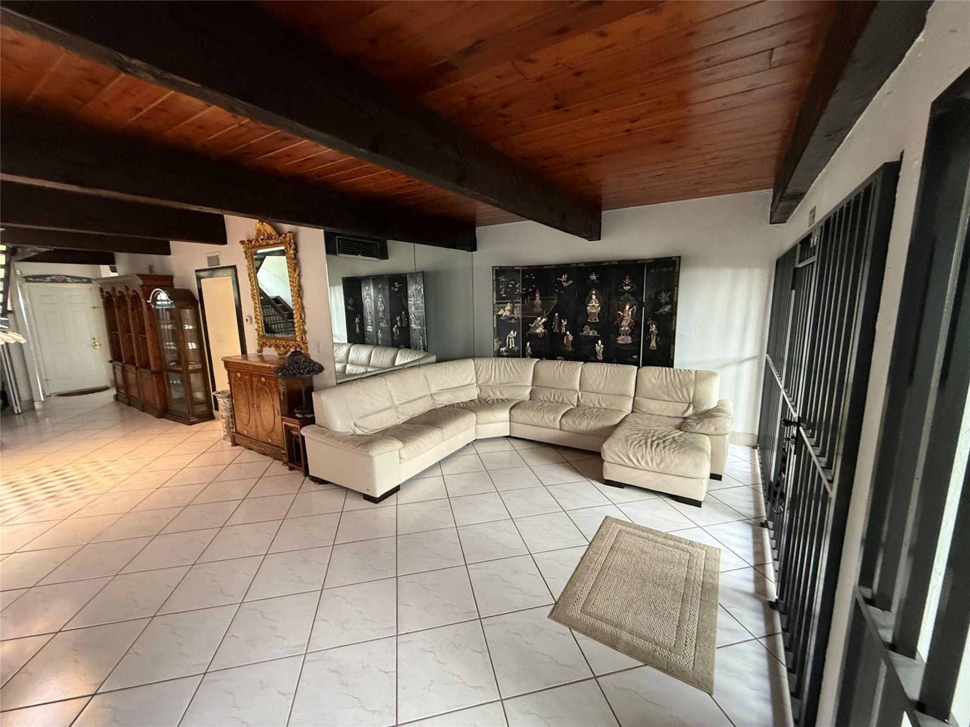 19428 NE 26th Avenue, Unit 103, Miami, FL 33180 Photo