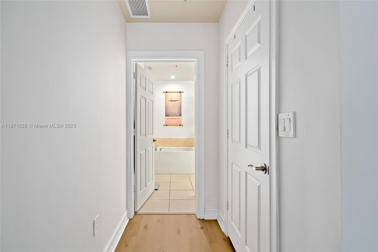 3001 NE 185th St, Unit 135, Aventura, FL 33180 Photo