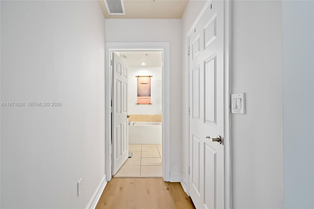 3001 NE 185th St, Unit 135, Aventura, FL 33180 Photo