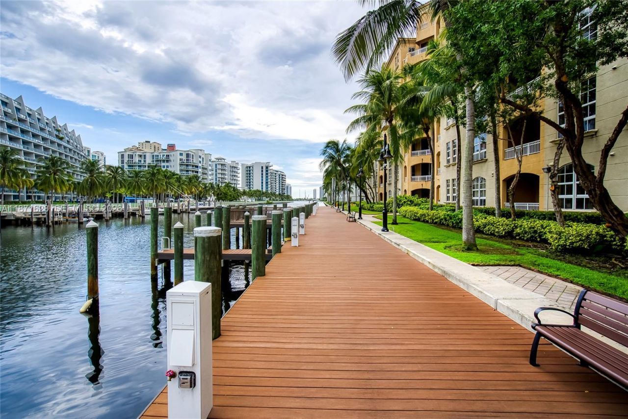 3001 NE 185th St, Unit 135, Aventura, FL 33180 Photo