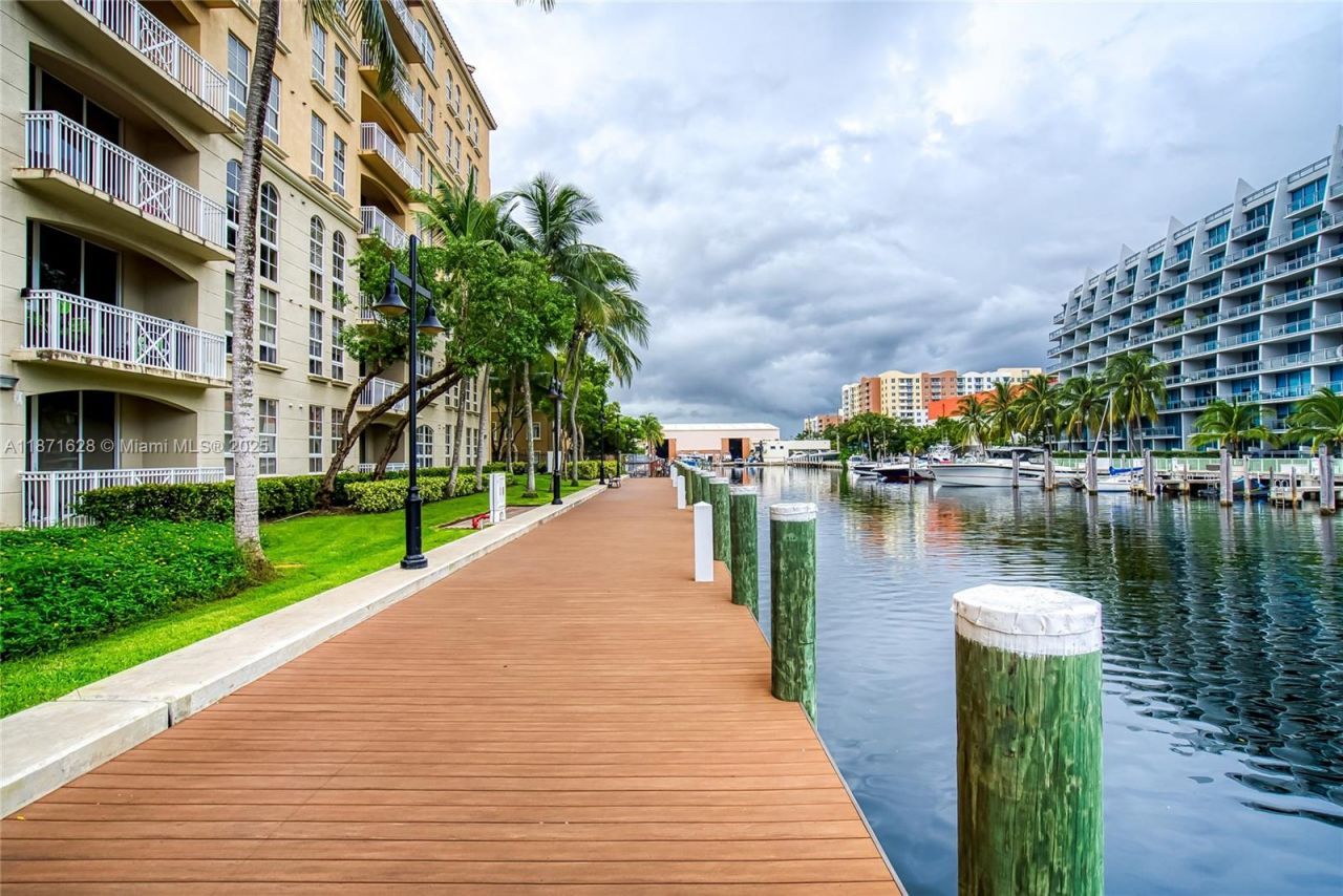 3001 NE 185th St, Unit 135, Aventura, FL 33180 Photo