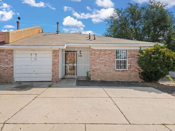 244 AVALON Place NW, Albuquerque, NM 87105