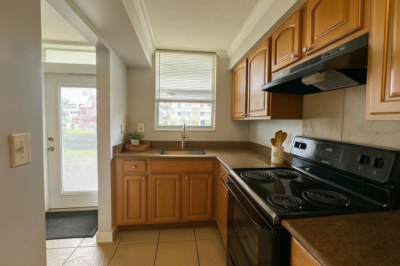 104 Paradise Harbour 112 Boulevard, Unit 112, North Palm Beach, FL 33408 Photo