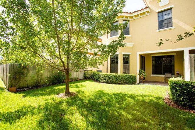 10426 Wellington Parc Drive, Wellington, FL 33449 Photo