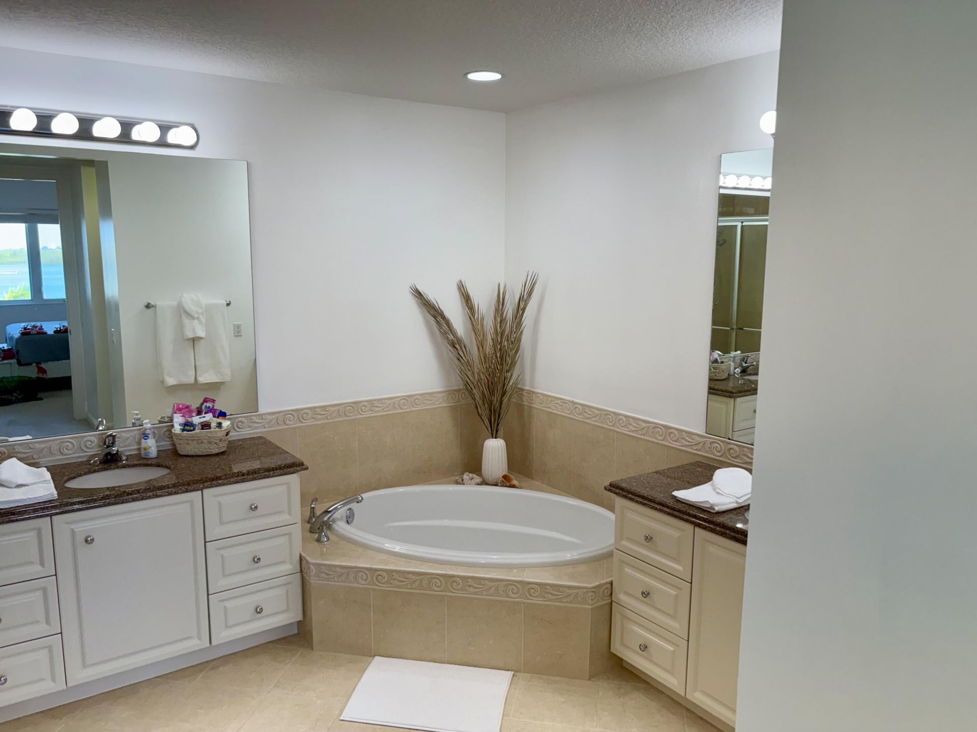 38 Harbour Isle Drive E, Unit Ph01, Fort Pierce, FL 34949 Photo