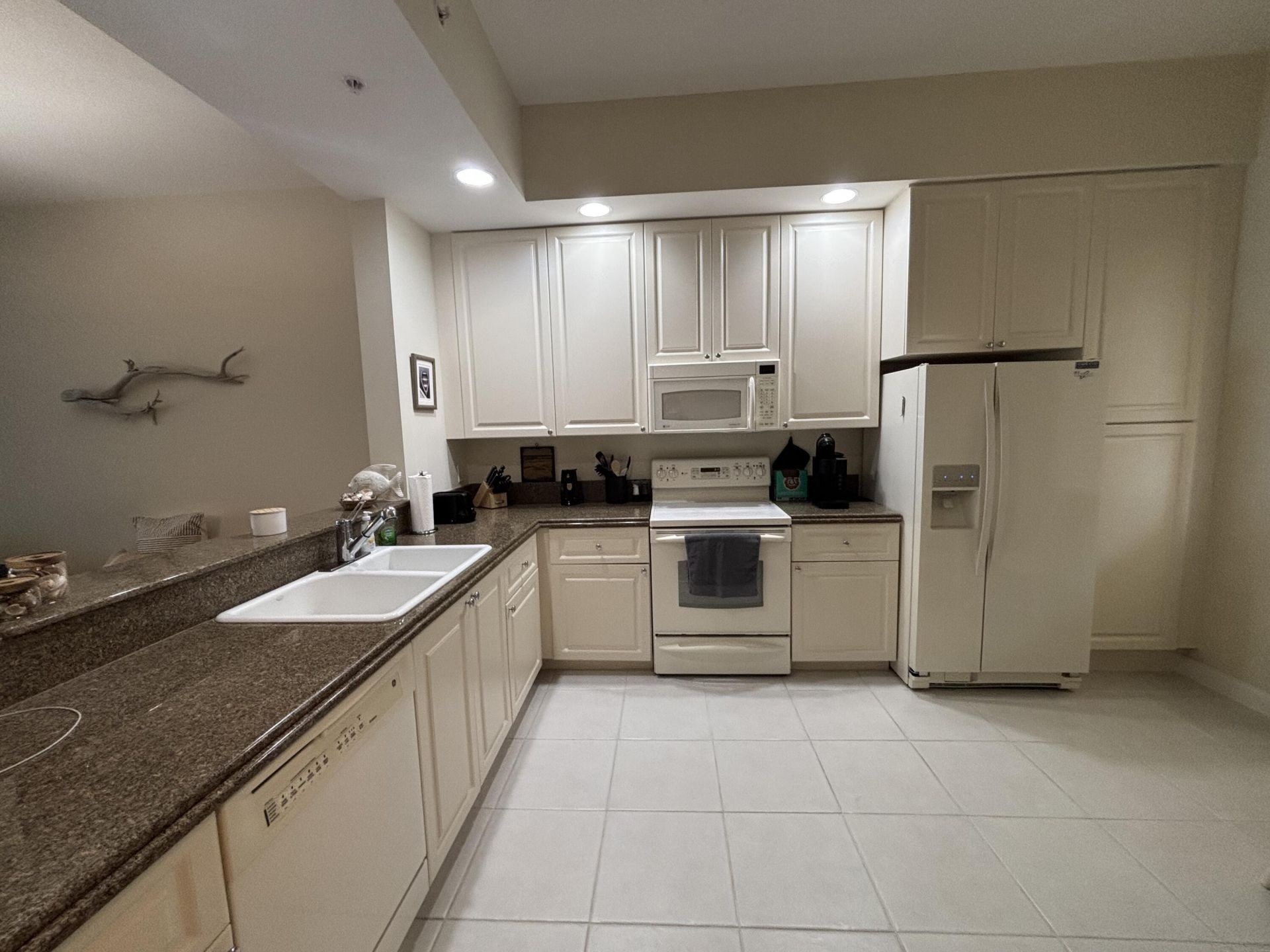 38 Harbour Isle Drive E, Unit Ph01, Fort Pierce, FL 34949 Photo