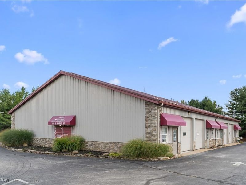 440 E Maple Street, Hartville, OH 44632 Photo 2