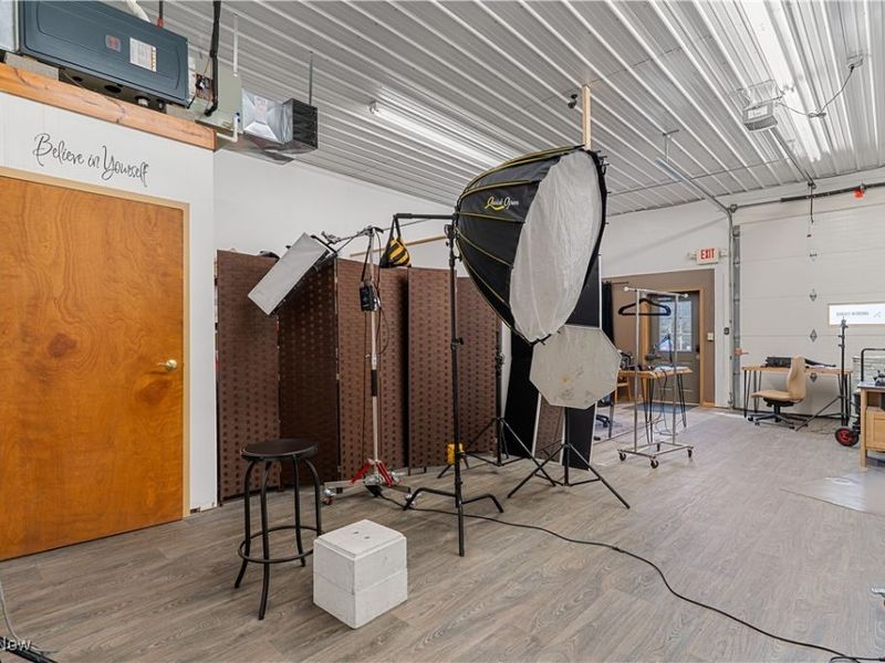 440 E Maple Street, Hartville, OH 44632 Photo 22