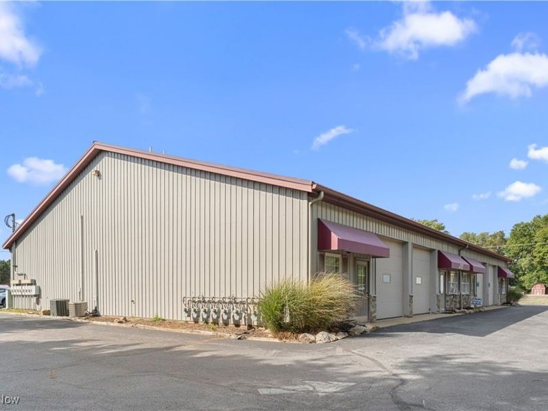 440 E Maple Street, Hartville, OH 44632 Photo 6