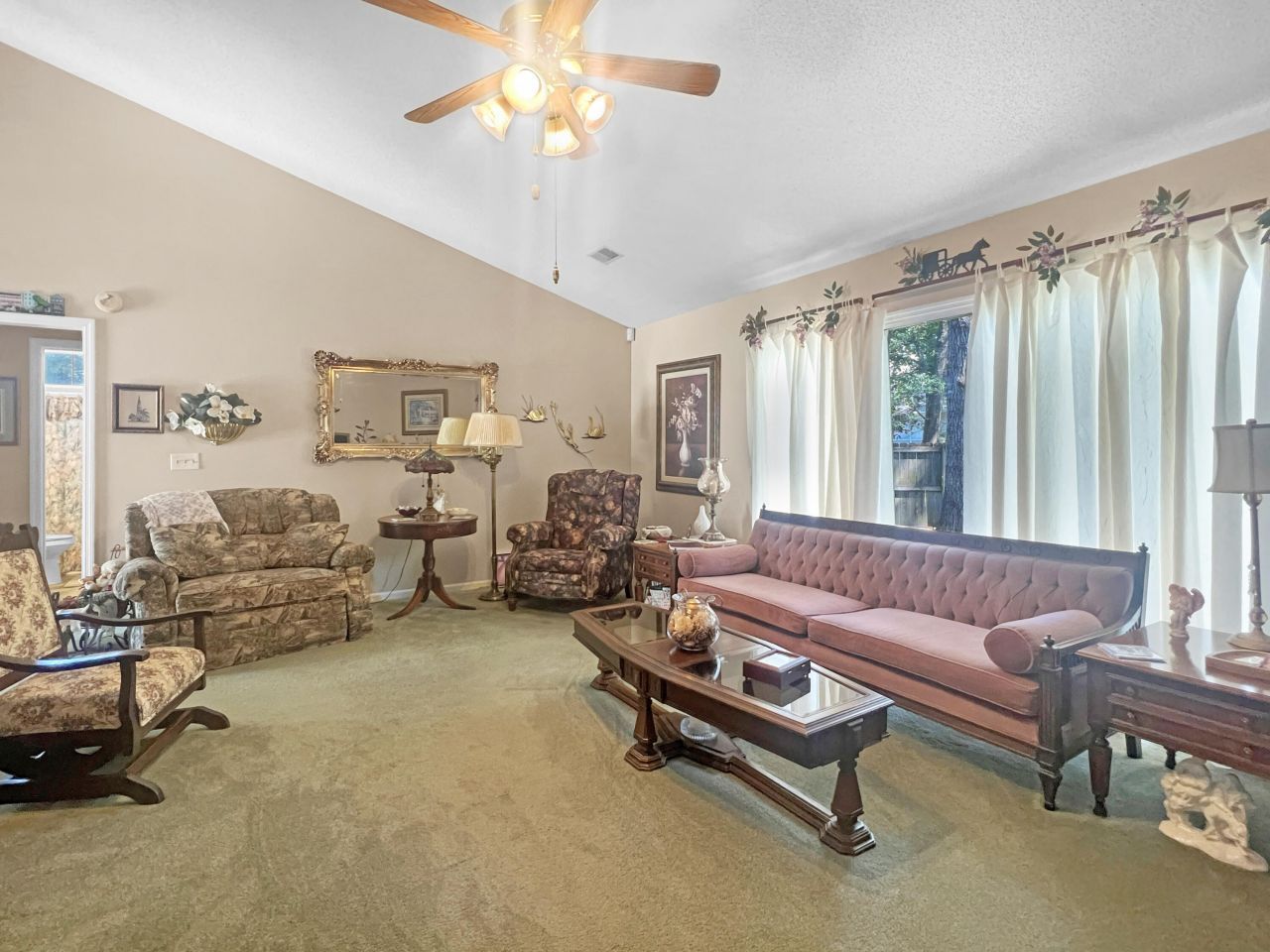 102 Amberside Drive Photo 11