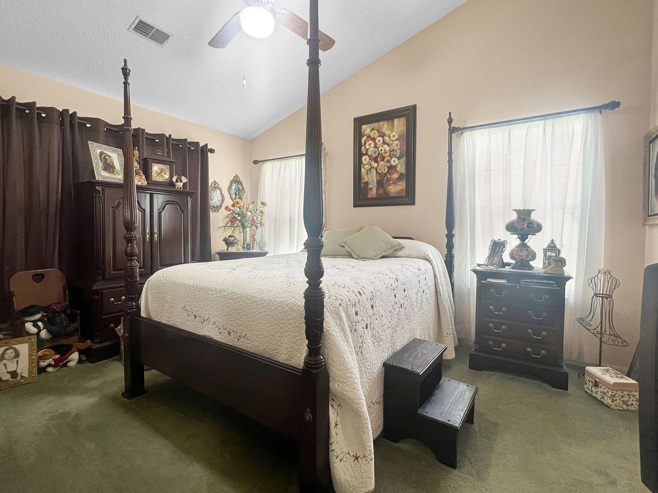 102 Amberside Drive Photo 12