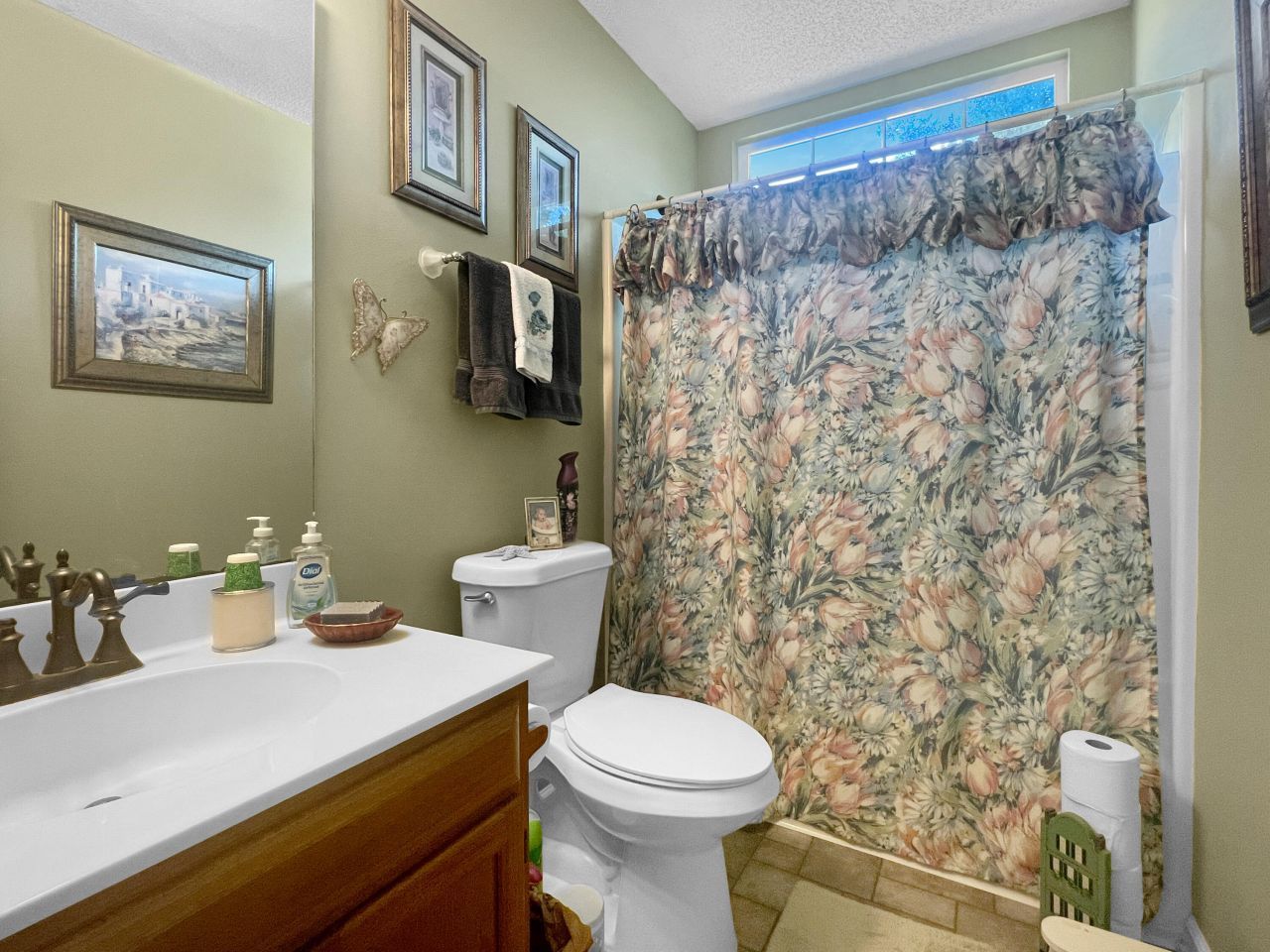 102 Amberside Drive Photo 15