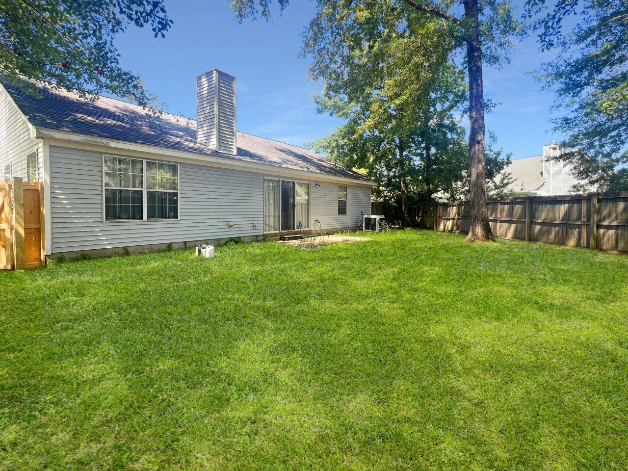 102 Amberside Drive Photo 17