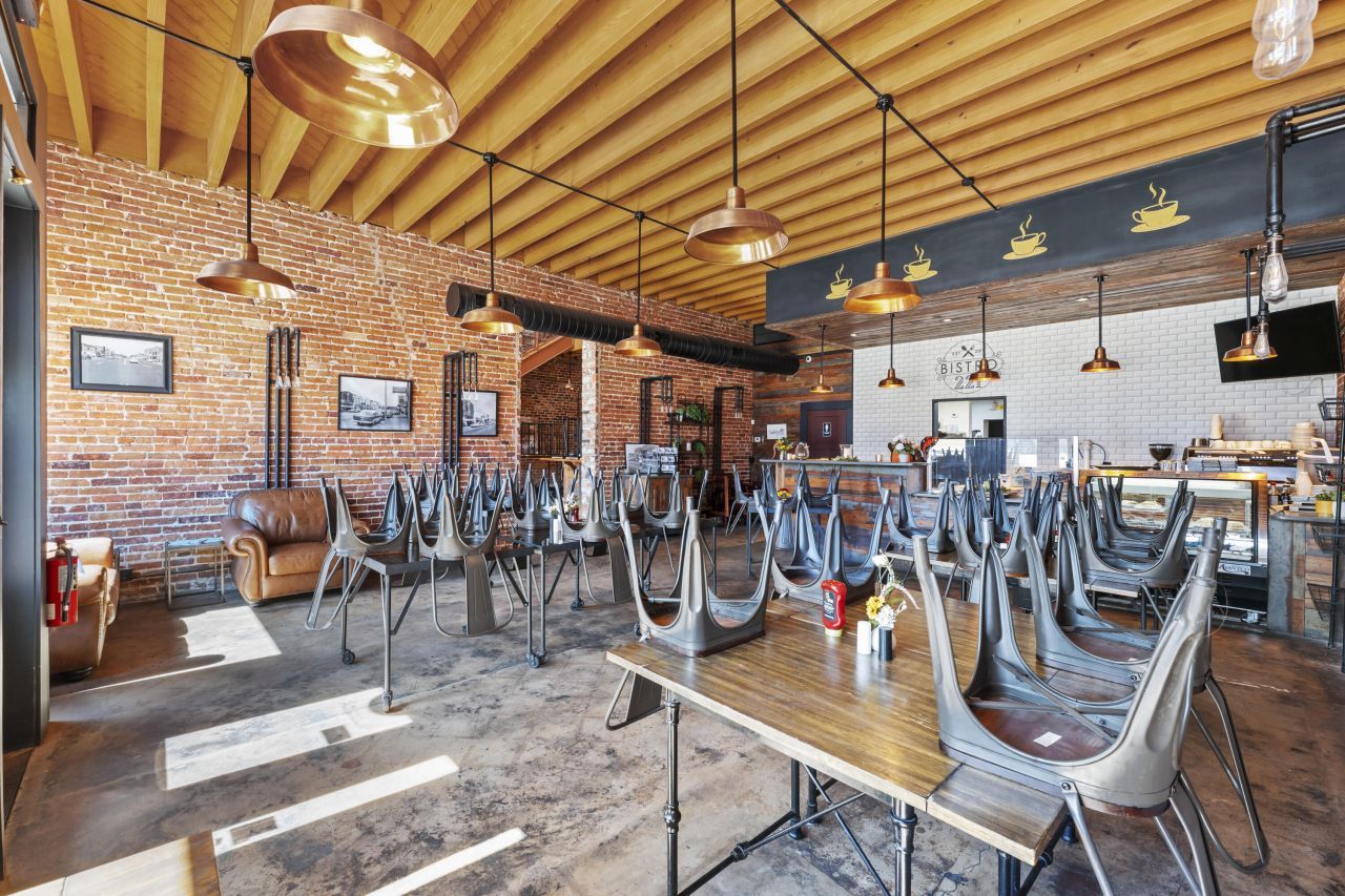 221 N Parler Avenue Photo 11