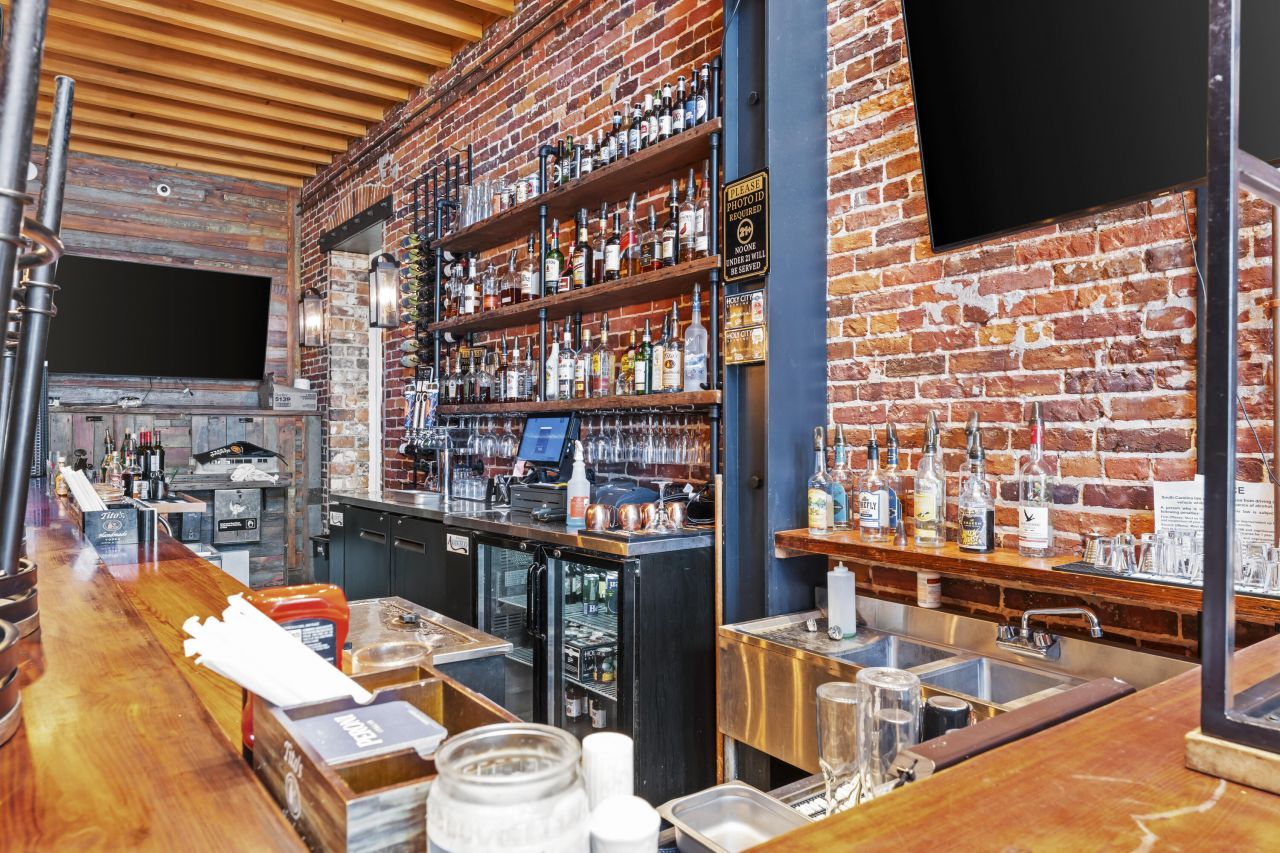 221 N Parler Avenue Photo 13