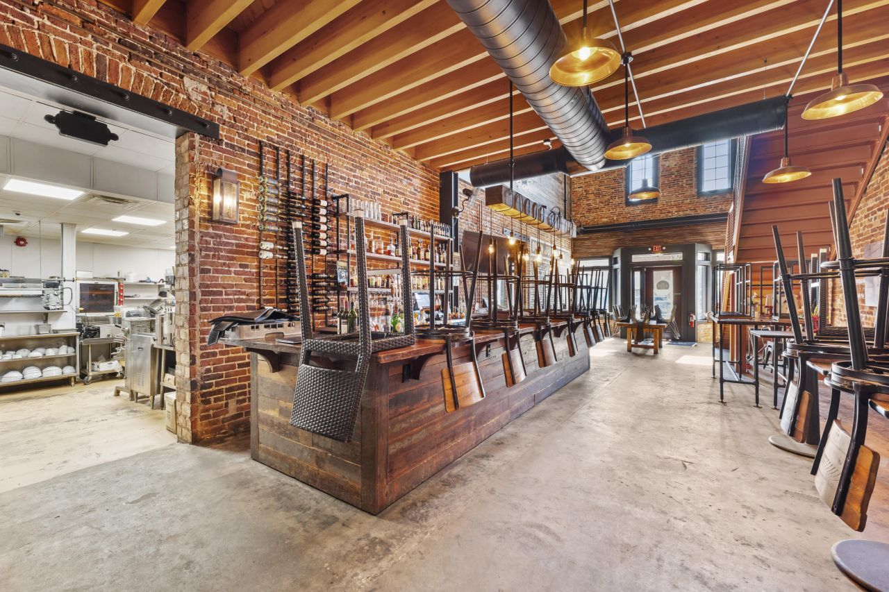 221 N Parler Avenue Photo 14