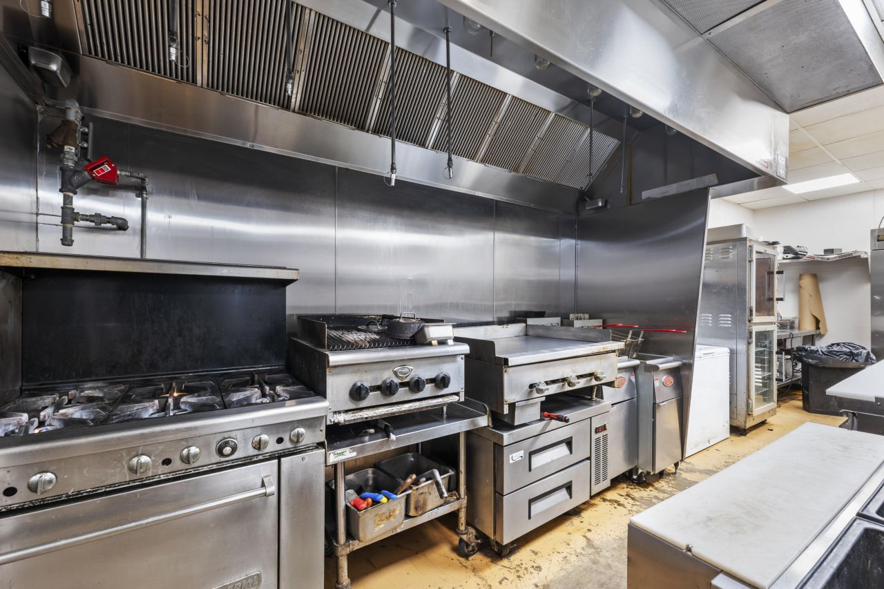 221 N Parler Avenue Photo 15