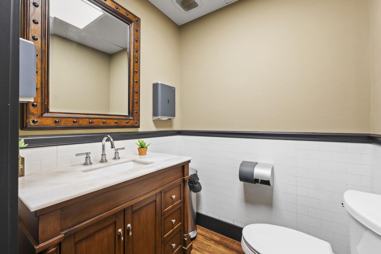 221 N Parler Avenue Photo 20