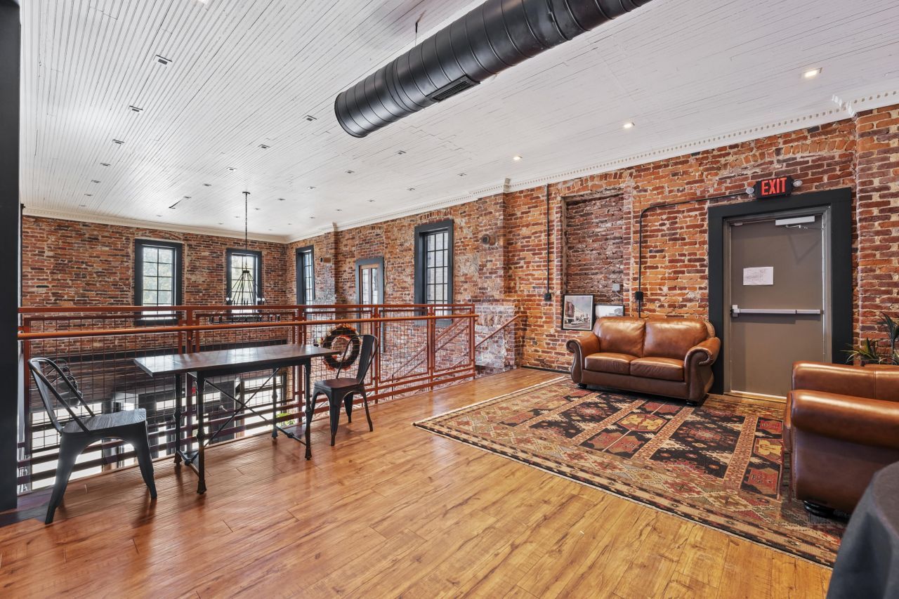 221 N Parler Avenue Photo 23