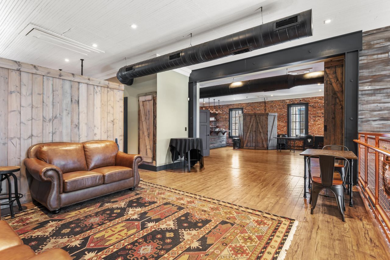 221 N Parler Avenue Photo 24