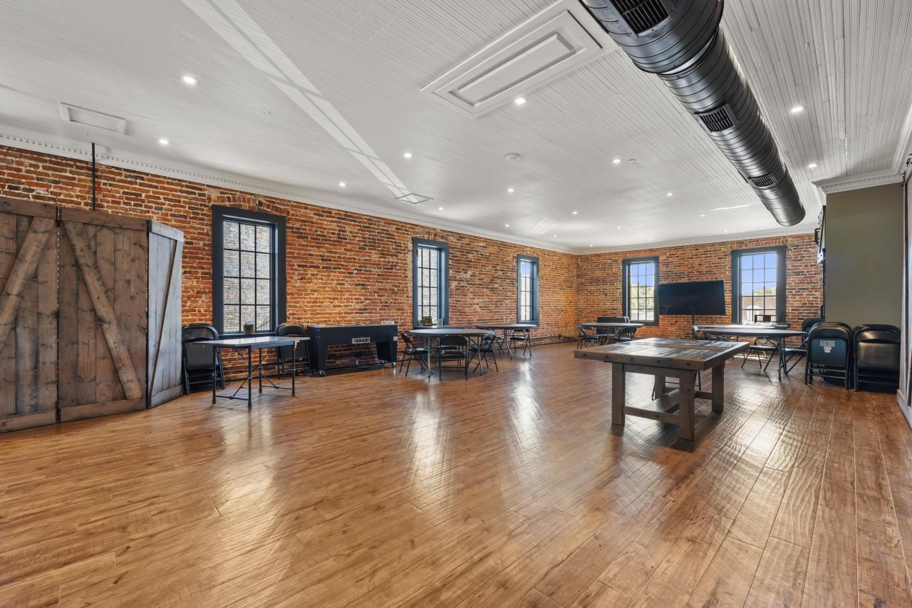 221 N Parler Avenue Photo 26