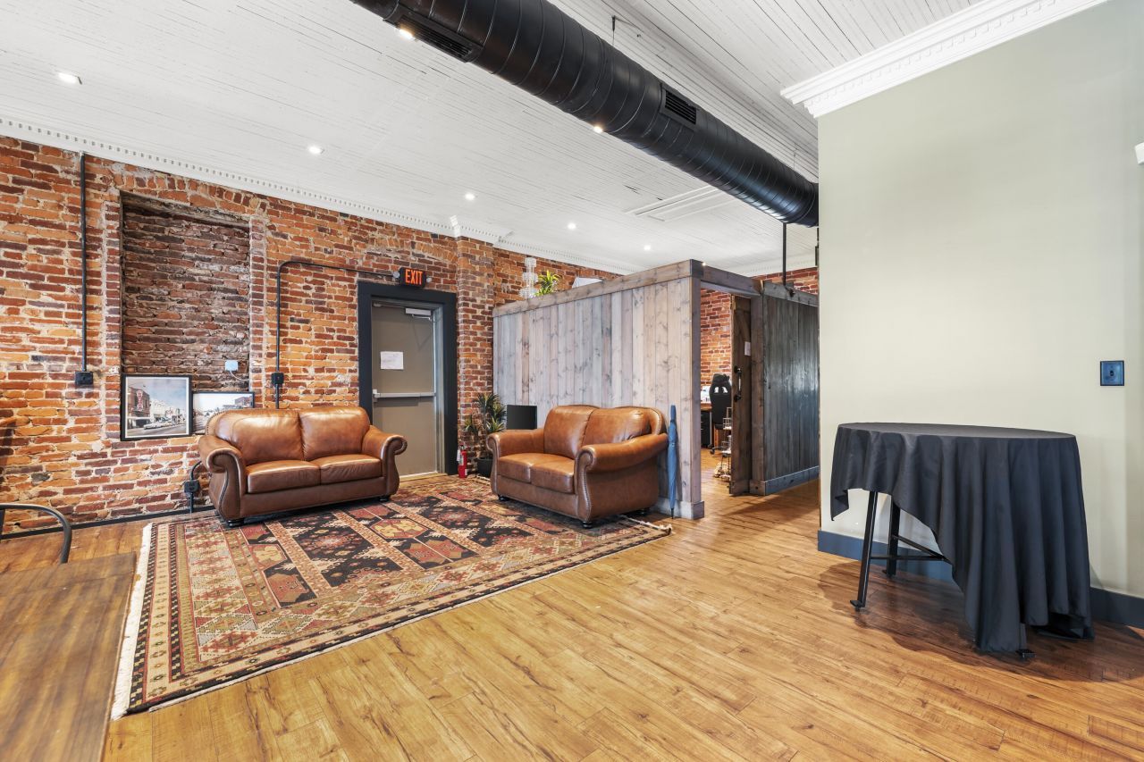 221 N Parler Avenue Photo 27