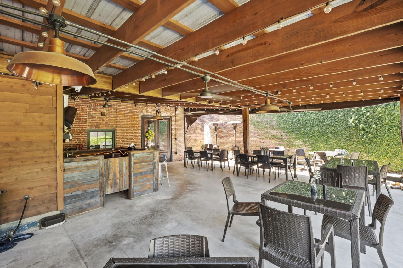 221 N Parler Avenue Photo 29