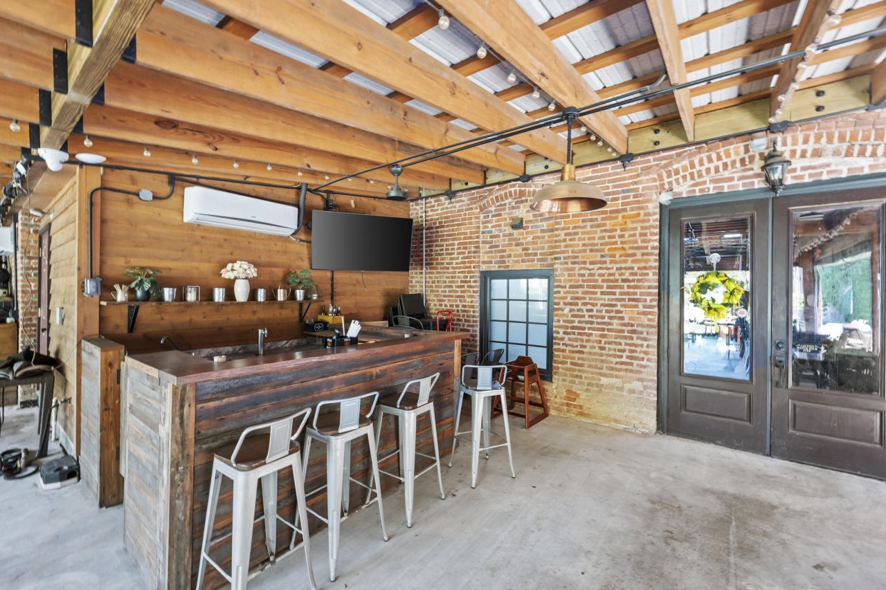 221 N Parler Avenue Photo 30