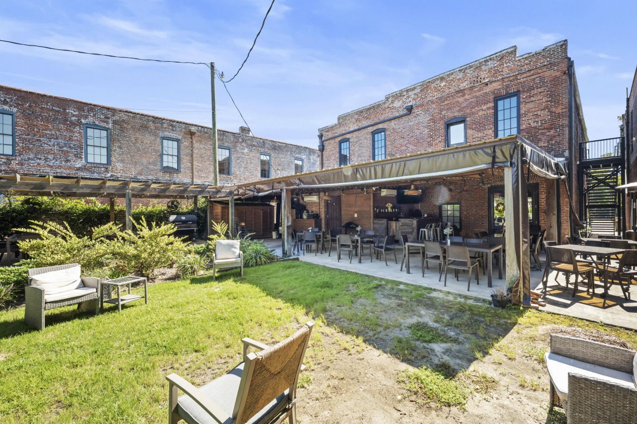 221 N Parler Avenue Photo 32