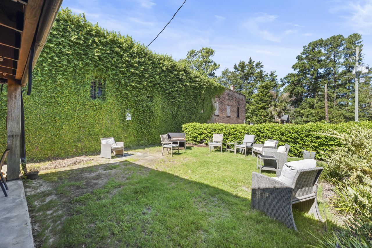 221 N Parler Avenue Photo 34