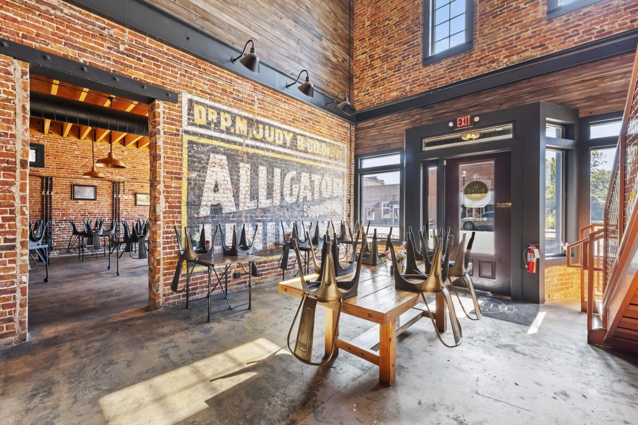 221 N Parler Avenue Photo 4