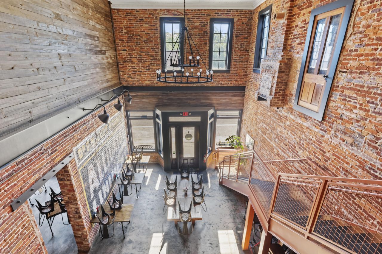 221 N Parler Avenue Photo 5