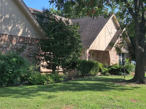 6307 S 72nd East Avenue E, Tulsa, OK 74133