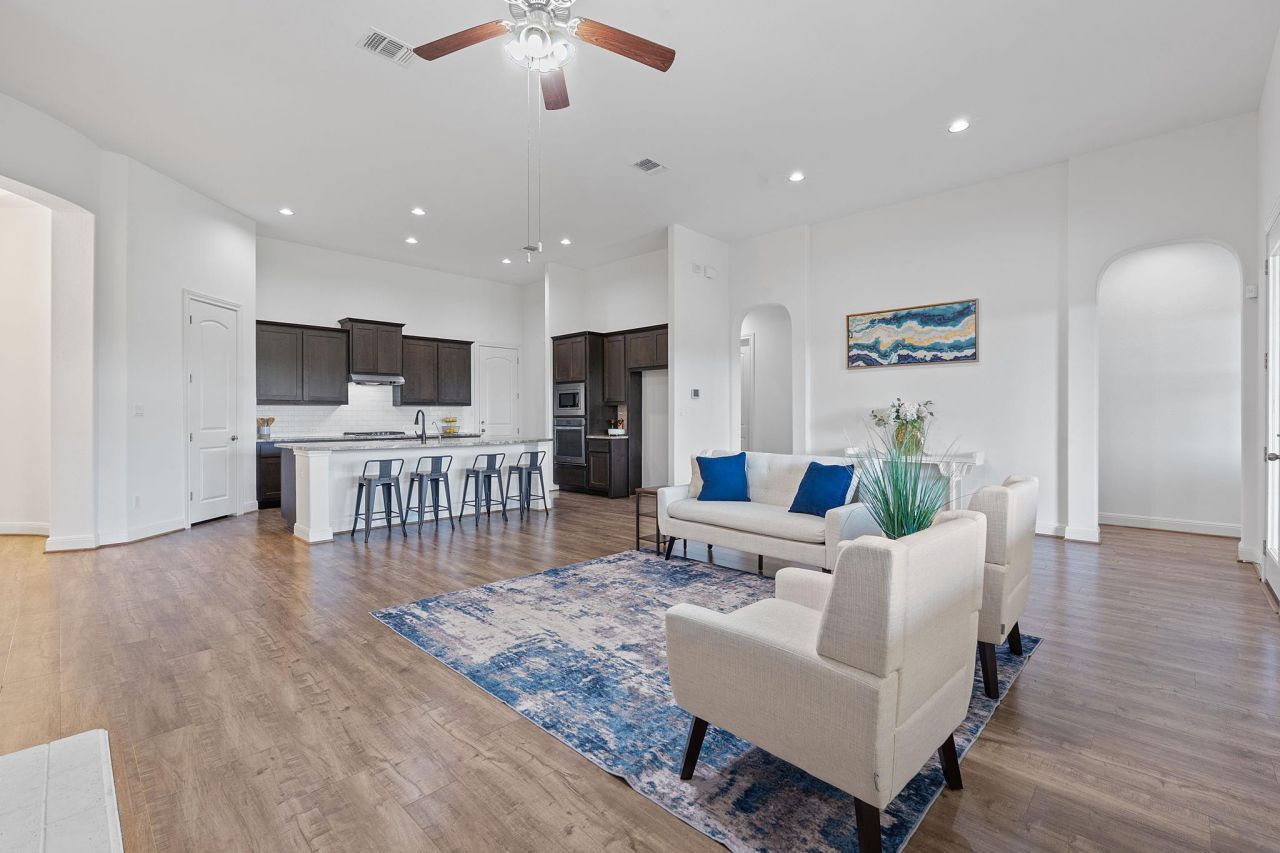 200 Brentwood Dr, Austin, TX 78737 Main Photo