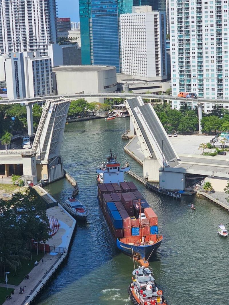 690 SW 1st Ct, Unit 2515, Miami, FL 33130 Photo