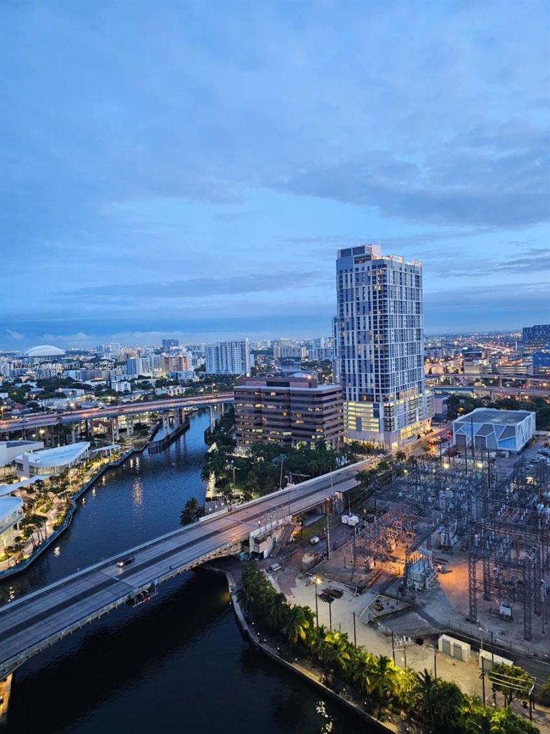 690 SW 1st Ct, Unit 2515, Miami, FL 33130 Photo