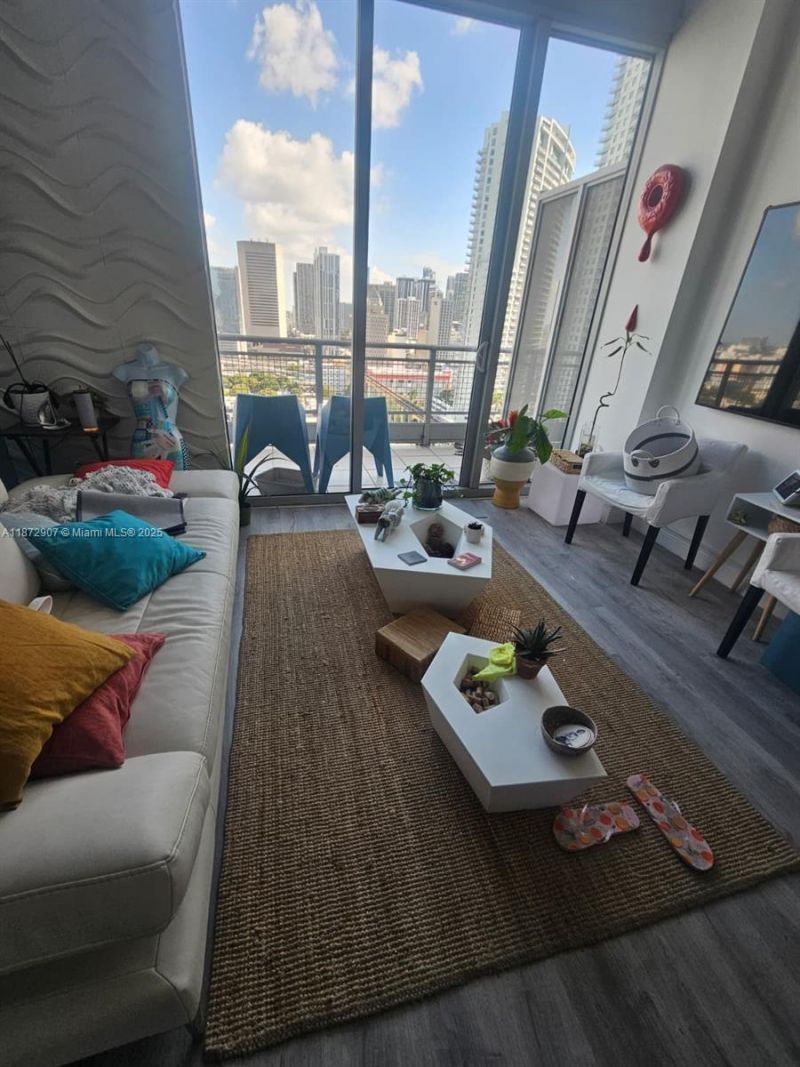 690 SW 1st Ct, Unit 2515, Miami, FL 33130 Photo